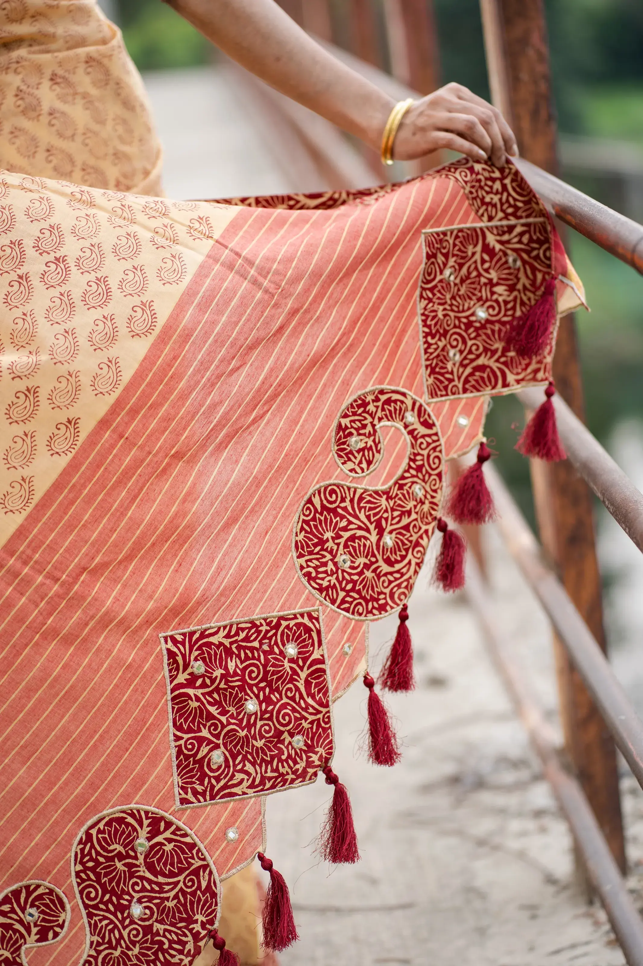 Women's Saree OFF-WHITE gallery image