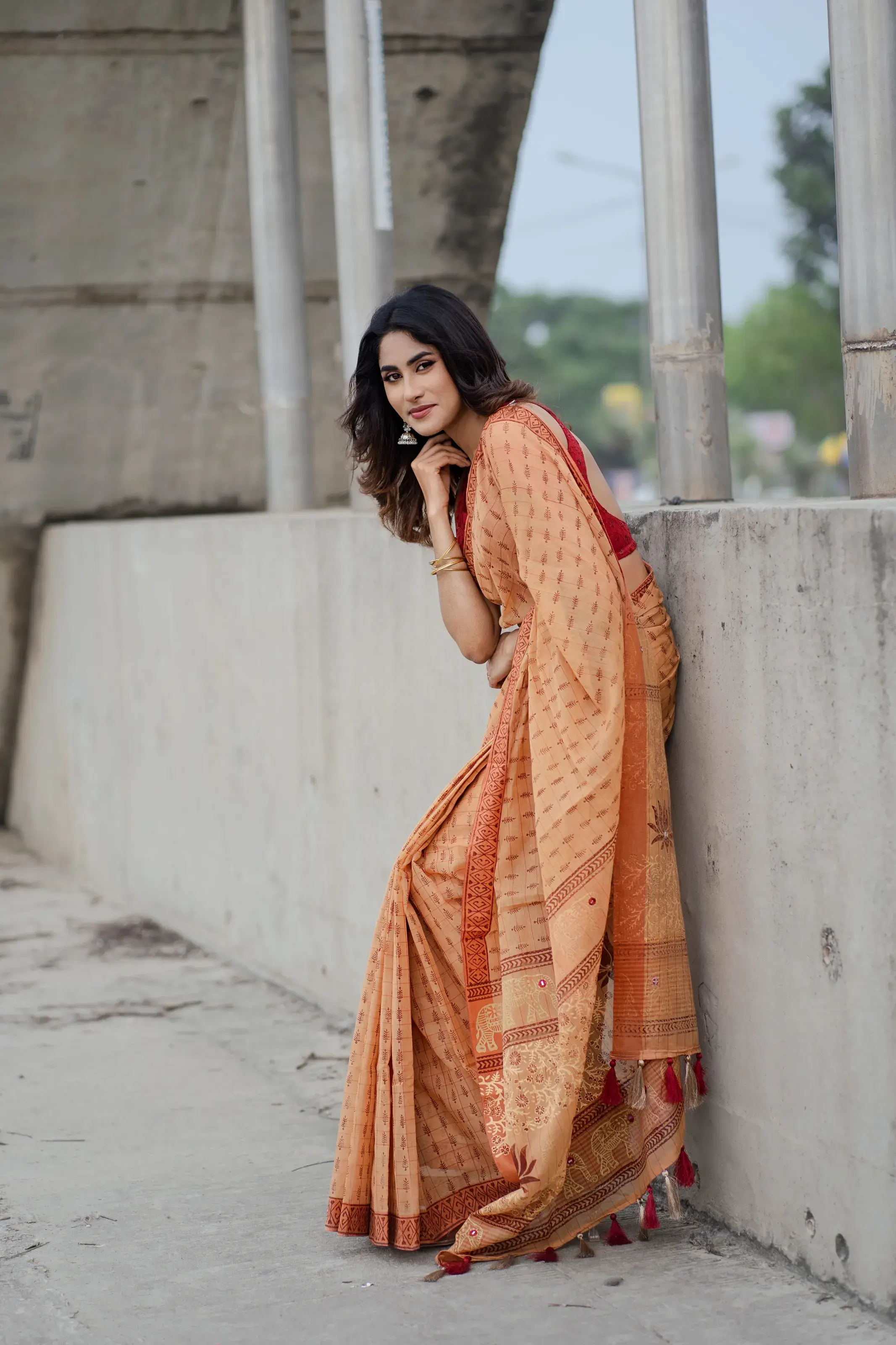 Women's Saree OFF-WHITE gallery image