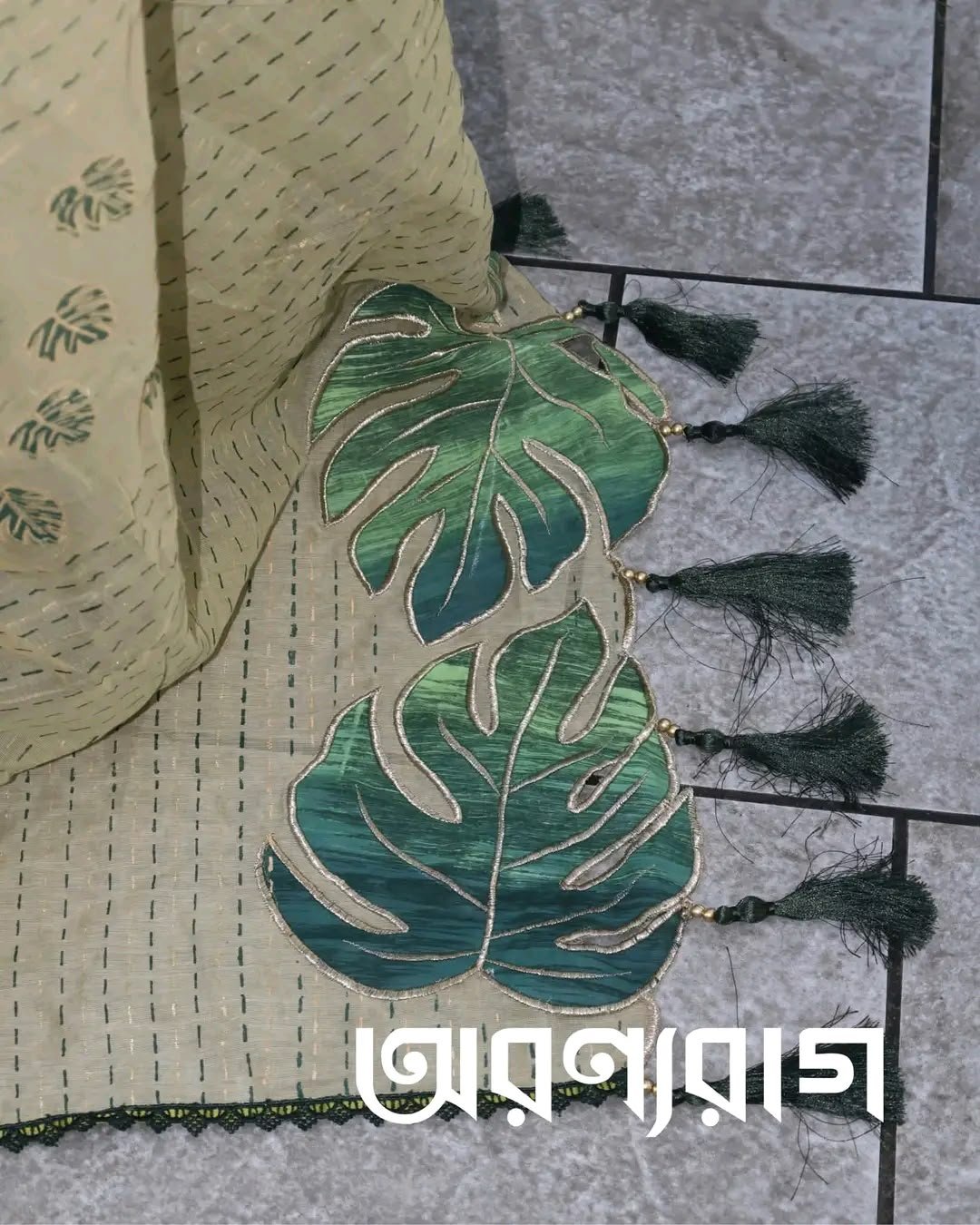 Women's Saree OFF-WHITE gallery image